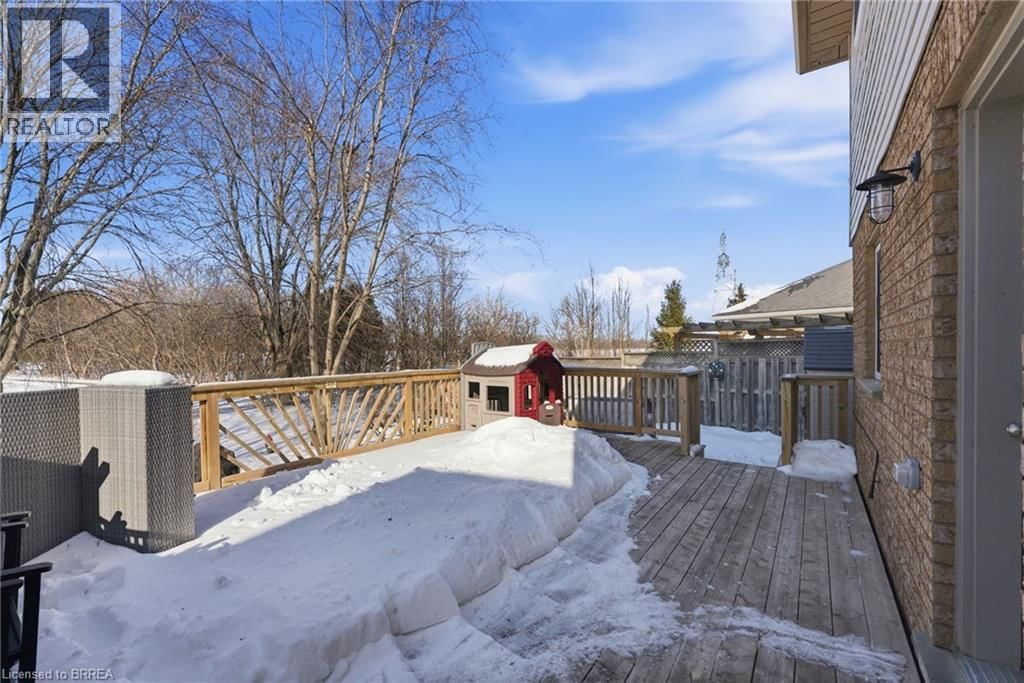 15 ANASTASIA CRESCENT Image 30