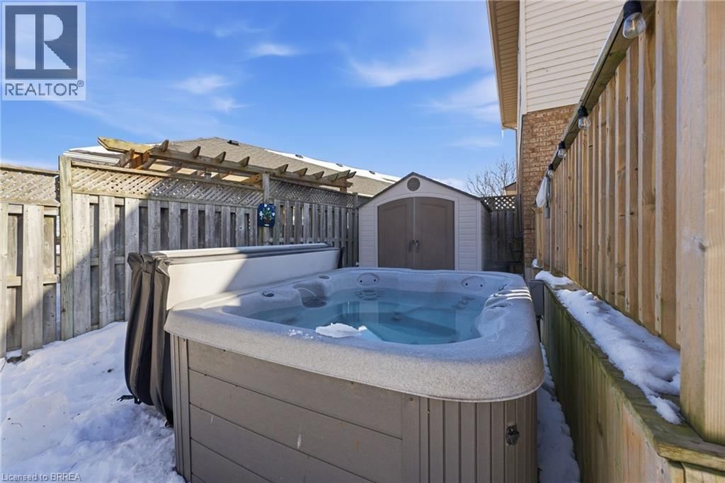 15 ANASTASIA CRESCENT Image 34