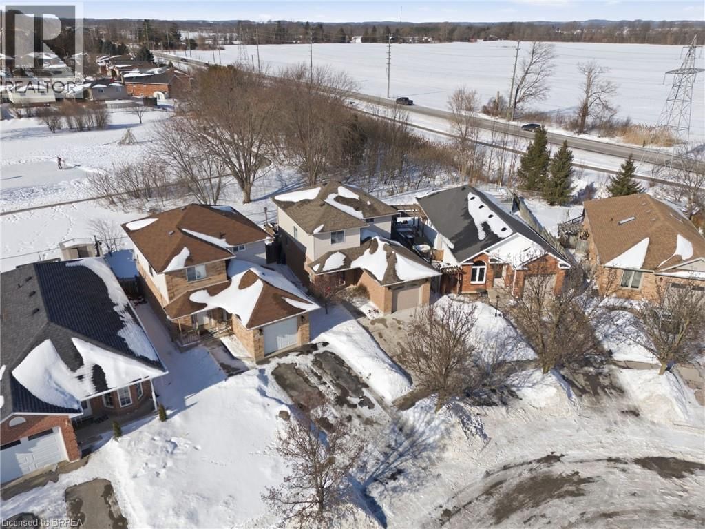 15 ANASTASIA CRESCENT Image 37