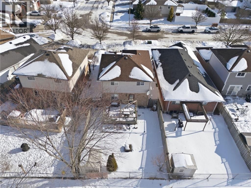 15 ANASTASIA CRESCENT Image 38