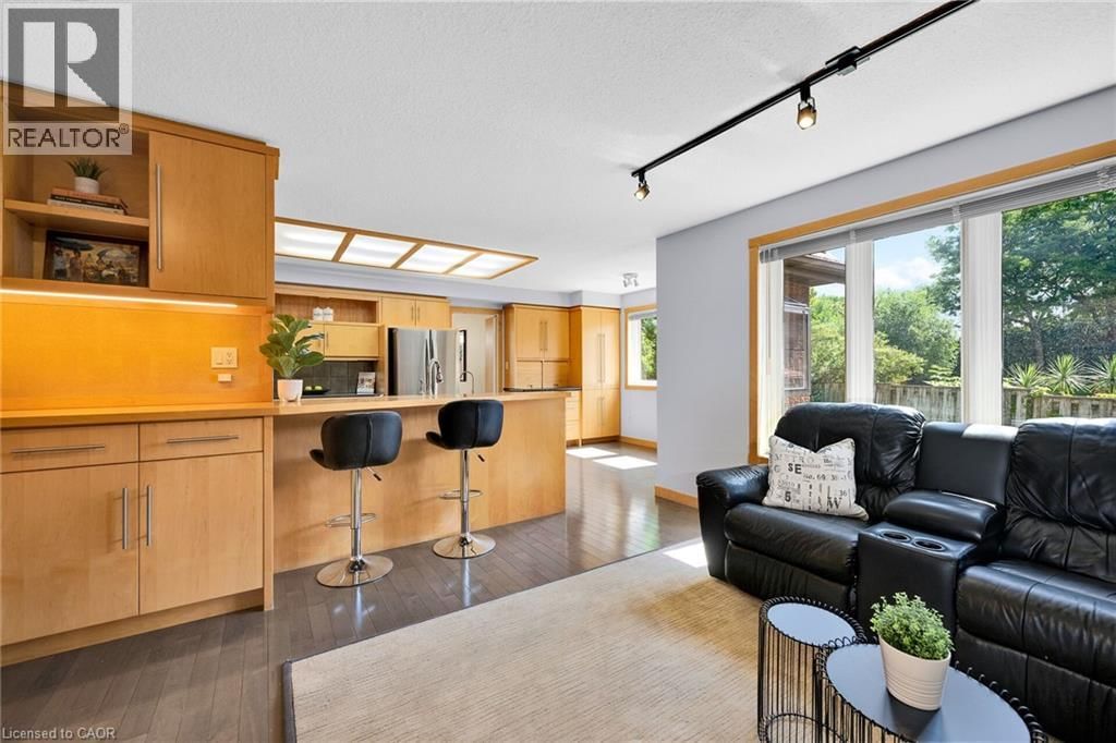 33 WALNUT DRIVE Image 11