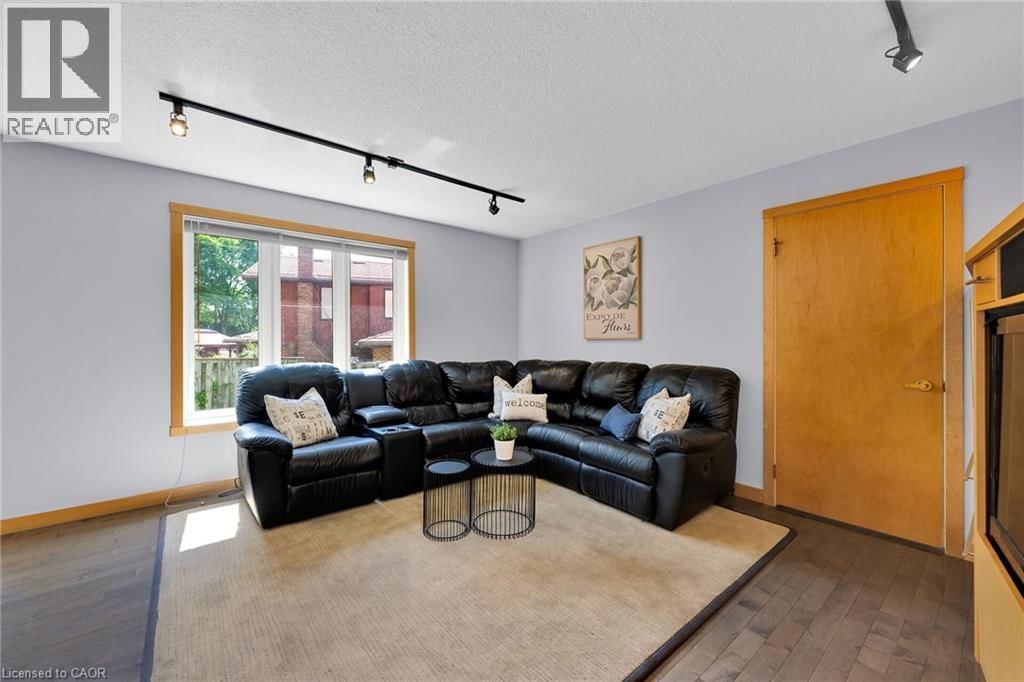 33 WALNUT DRIVE Image 14