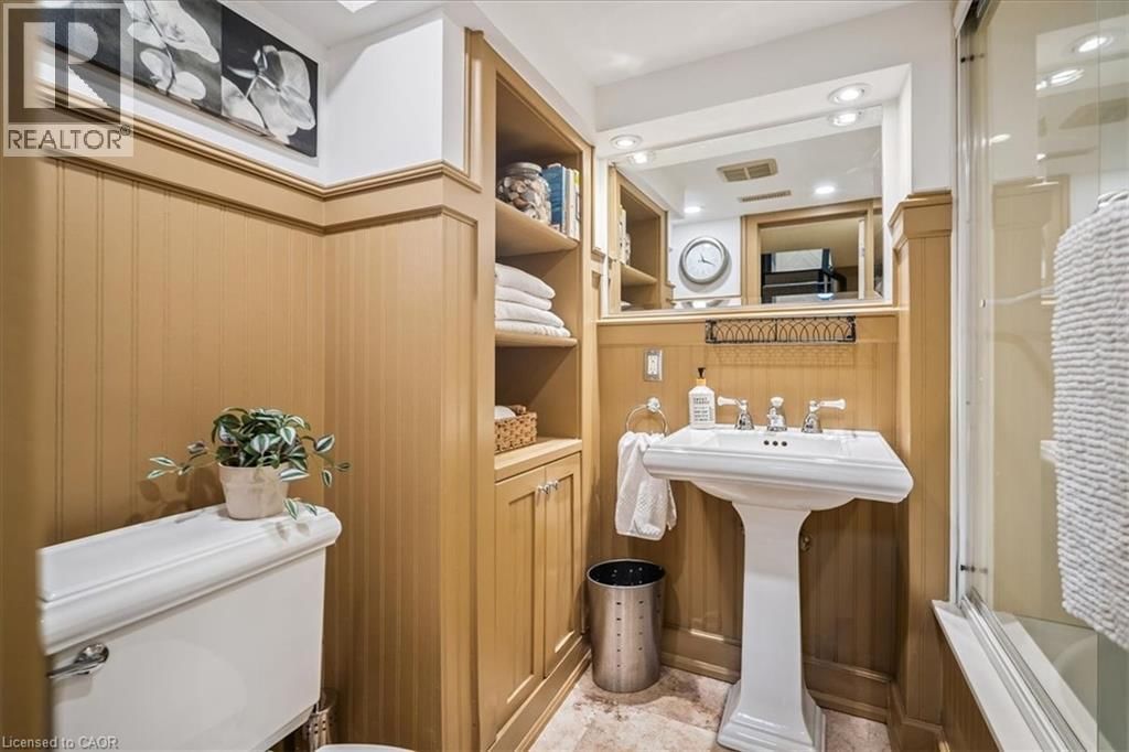 263 HART AVENUE Image 24