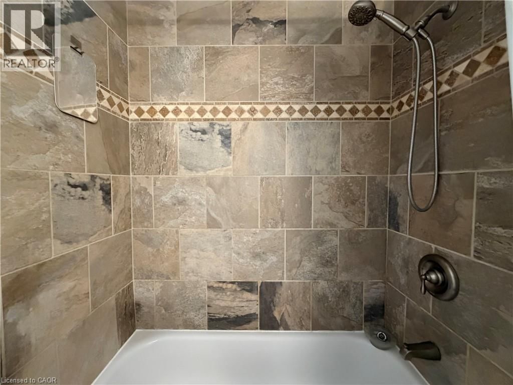 684 JACOB LANE Image 18