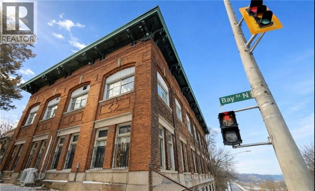 231 BAY STREET NORTH Image 1