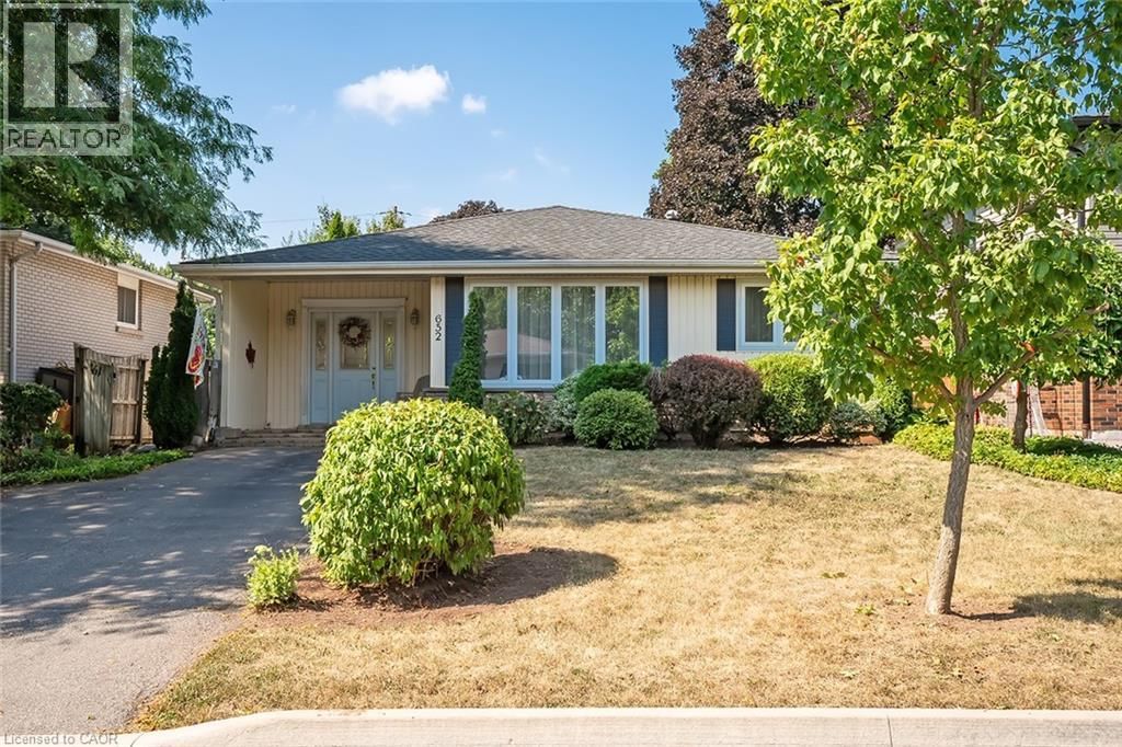 652 ARDLEIGH CRESCENT Image 2