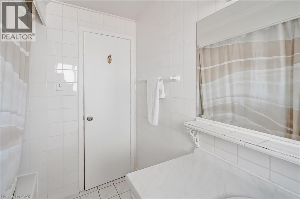 652 ARDLEIGH CRESCENT Image 25