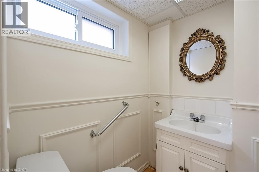 652 ARDLEIGH CRESCENT Image 30