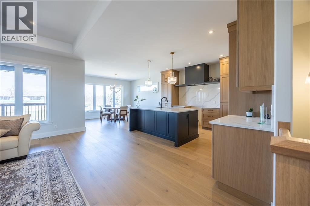 34 ANDREW AVENUE Image 12