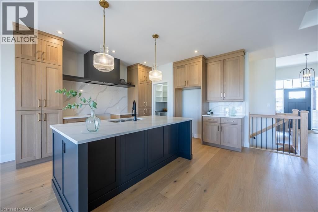 34 ANDREW AVENUE Image 13