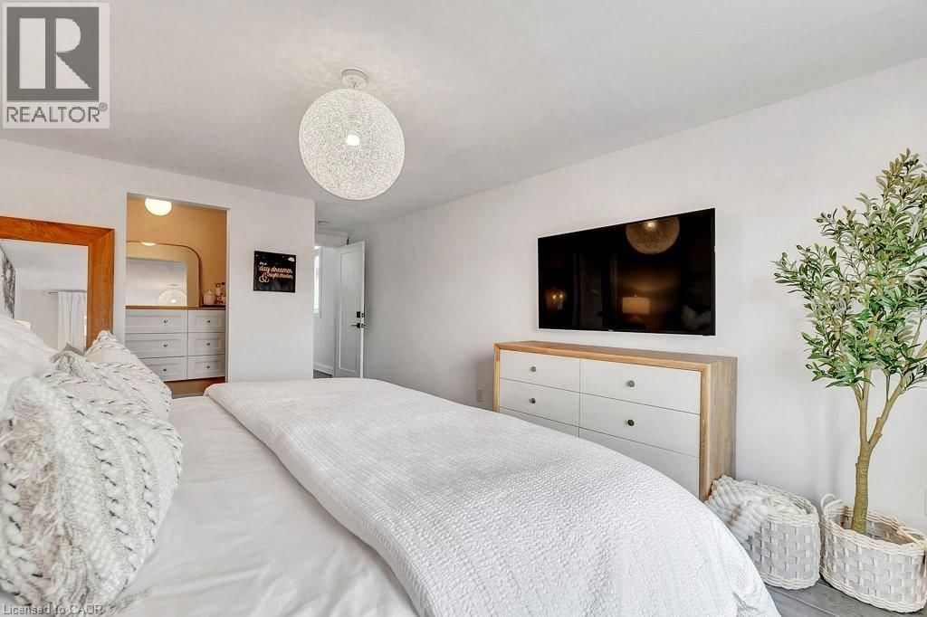 62 TOTTENHAM STREET Image 24