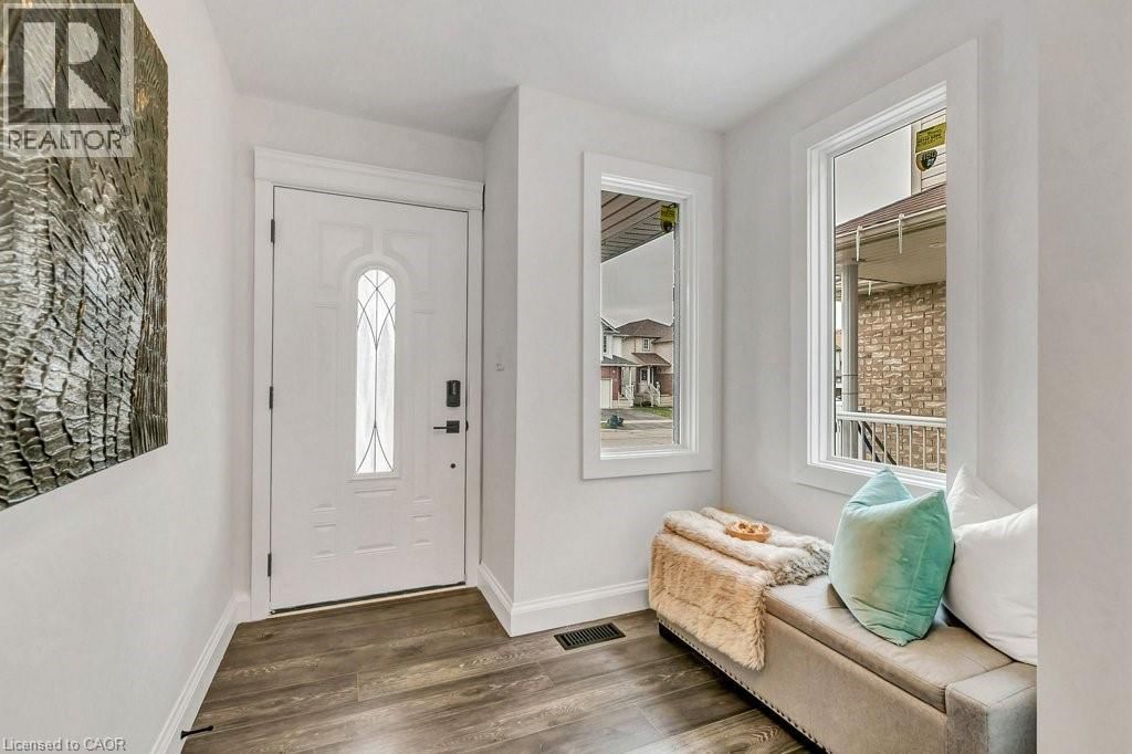 62 TOTTENHAM STREET Image 7