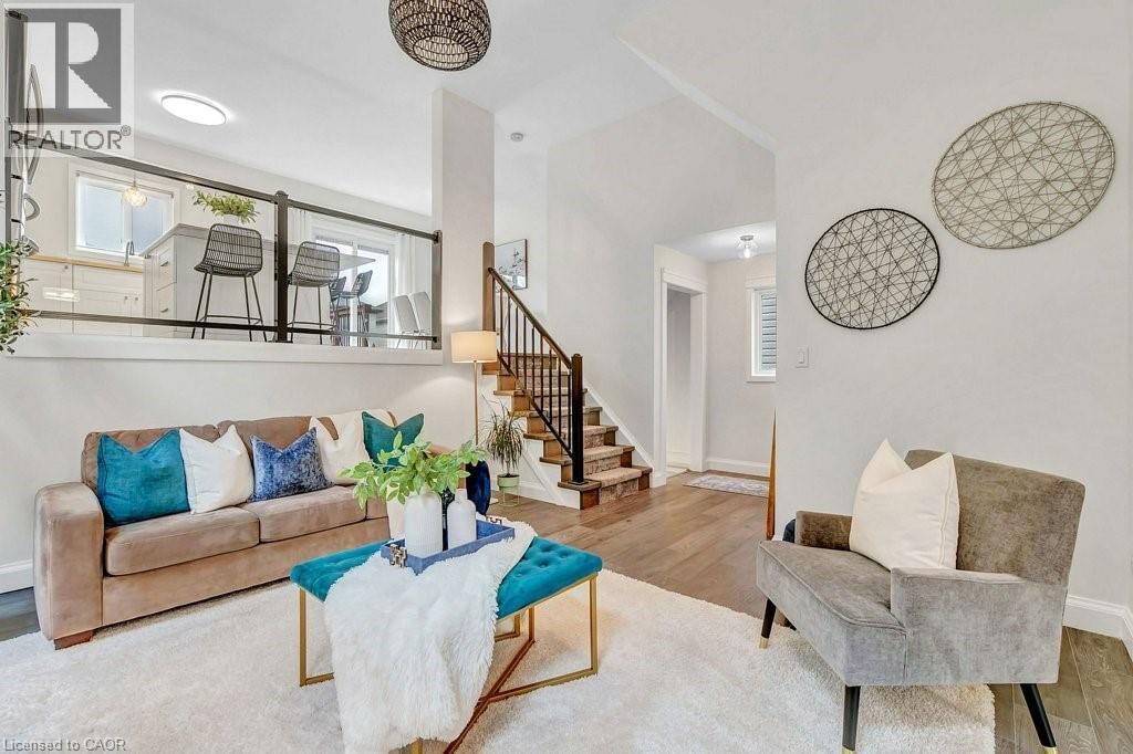 62 TOTTENHAM STREET Image 9