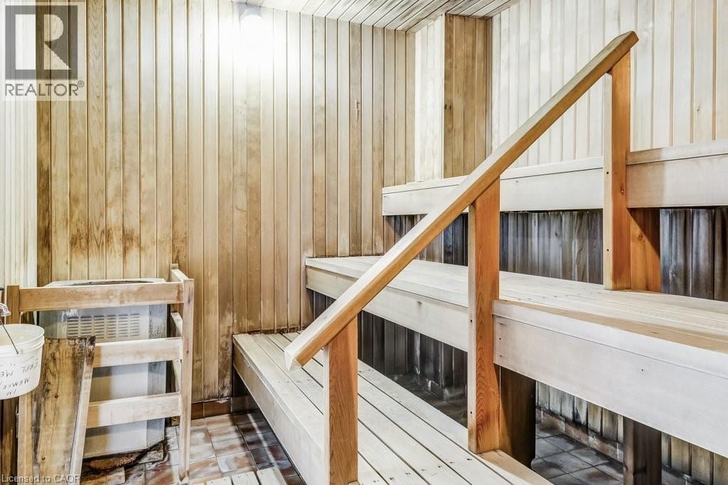 205 - 2055 UPPER MIDDLE ROAD Image 33