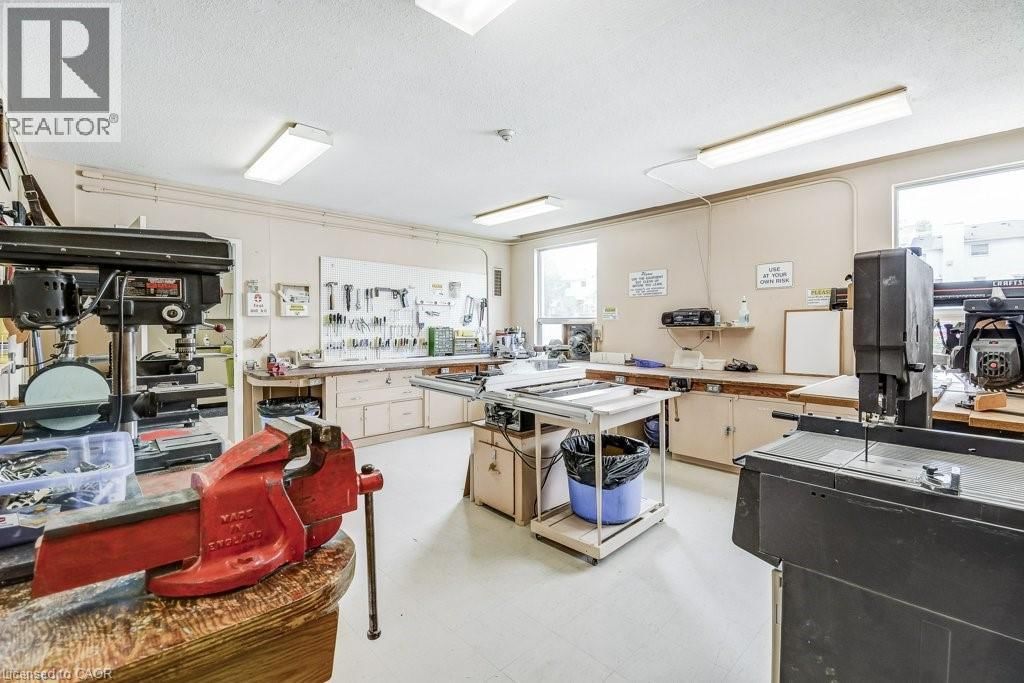 205 - 2055 UPPER MIDDLE ROAD Image 40