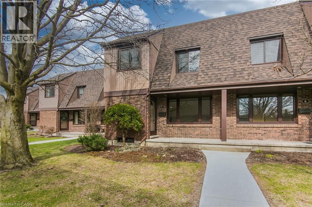 7 - 279 SANDOWNE DRIVE Image 1