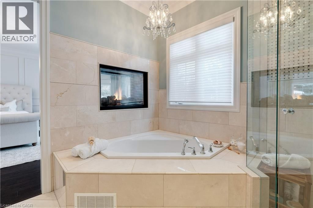 4 HOLDROYD COURT Image 24