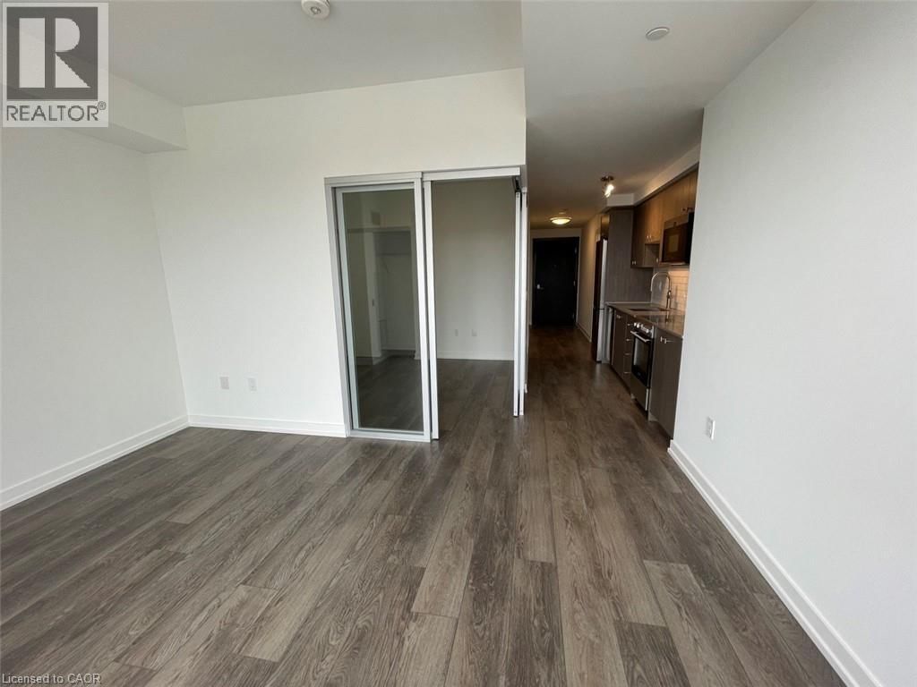 1805 - 15 WELLINGTON STREET SOUTH Image 10