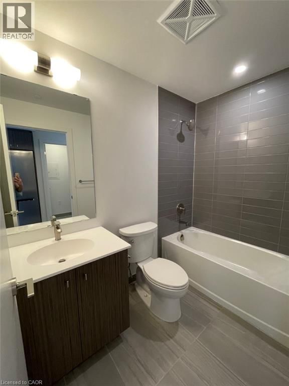 1805 - 15 WELLINGTON STREET SOUTH Image 6