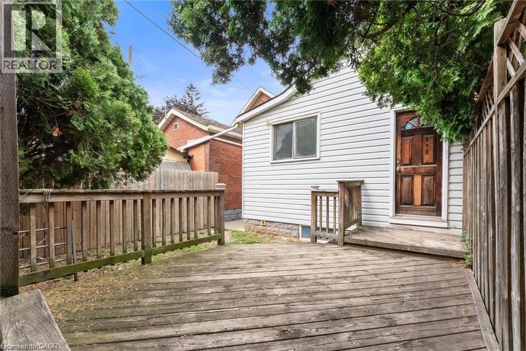 Main - 208 EAST AVENUE NORTH Image 15