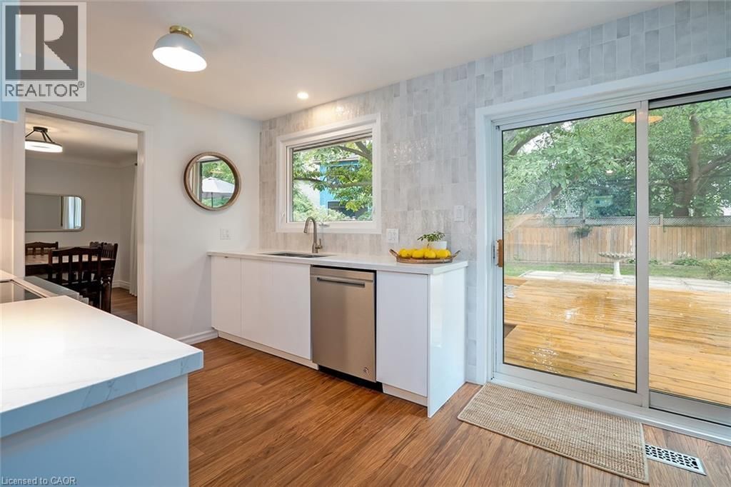 406 OAKWOOD DRIVE Image 12