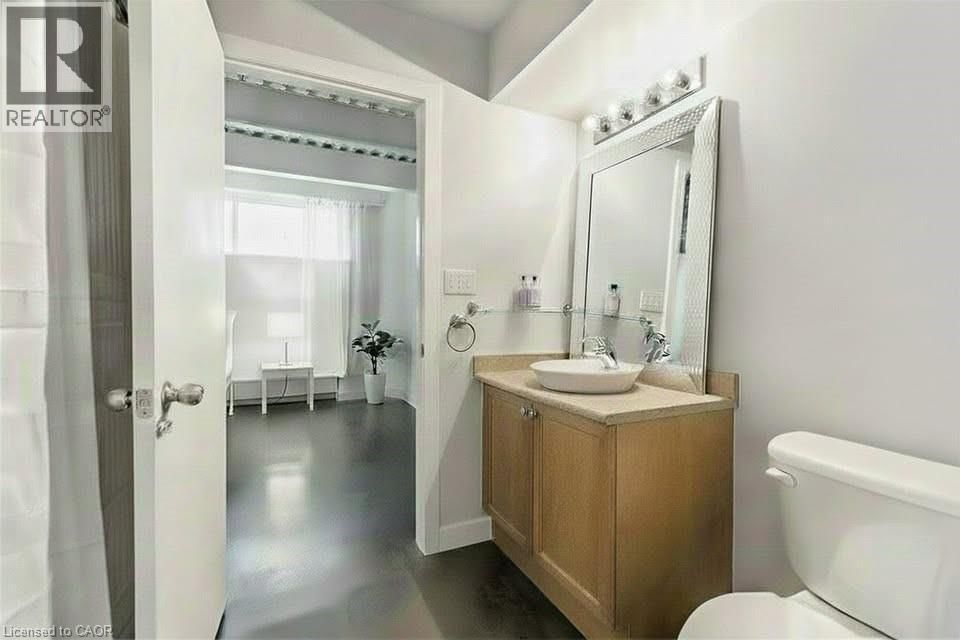 106 - 66 BAY STREET Image 20