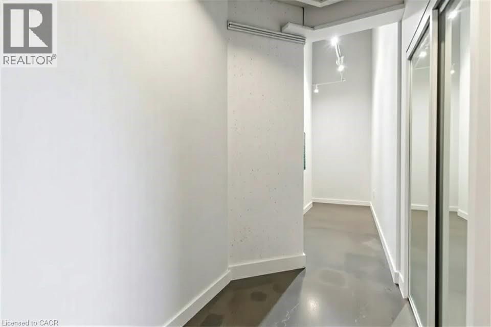 106 - 66 BAY STREET Image 6