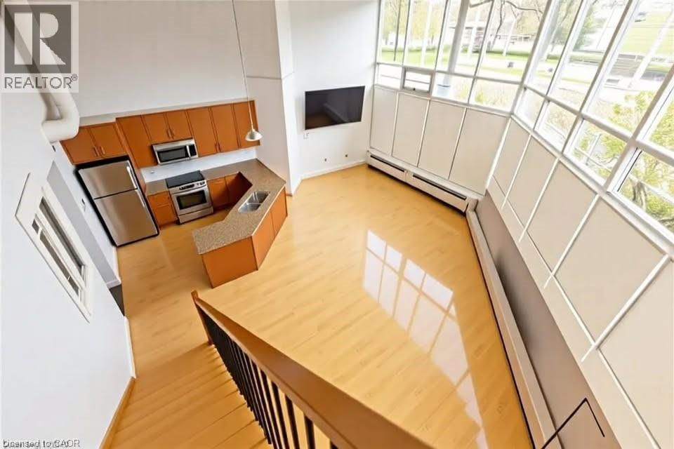 106 - 66 BAY STREET Image 7