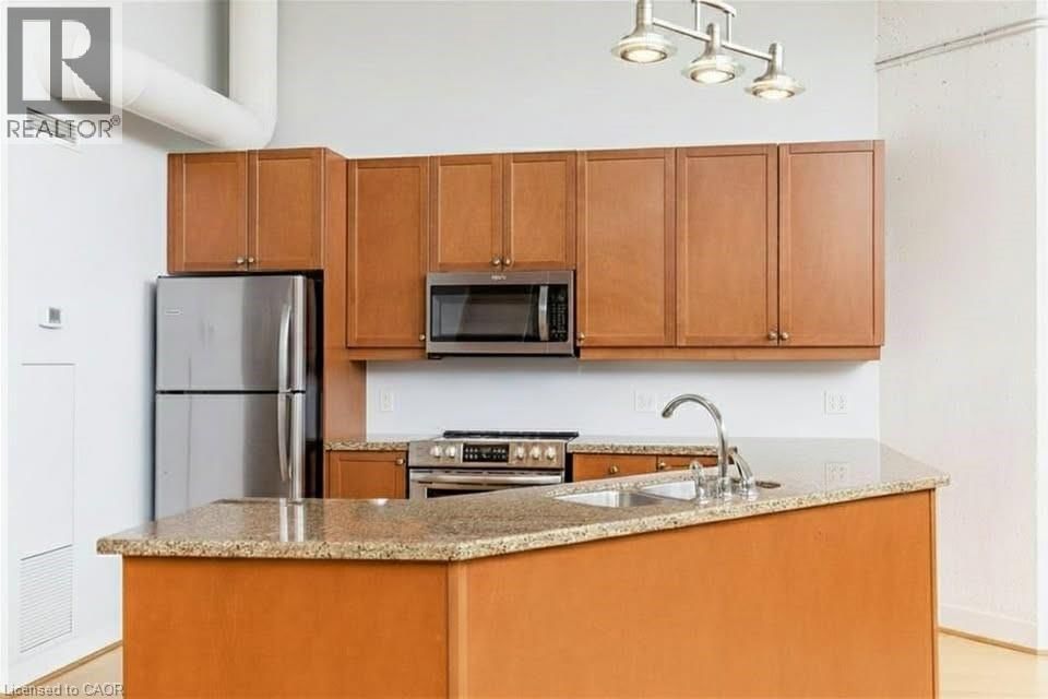 106 - 66 BAY STREET Image 9