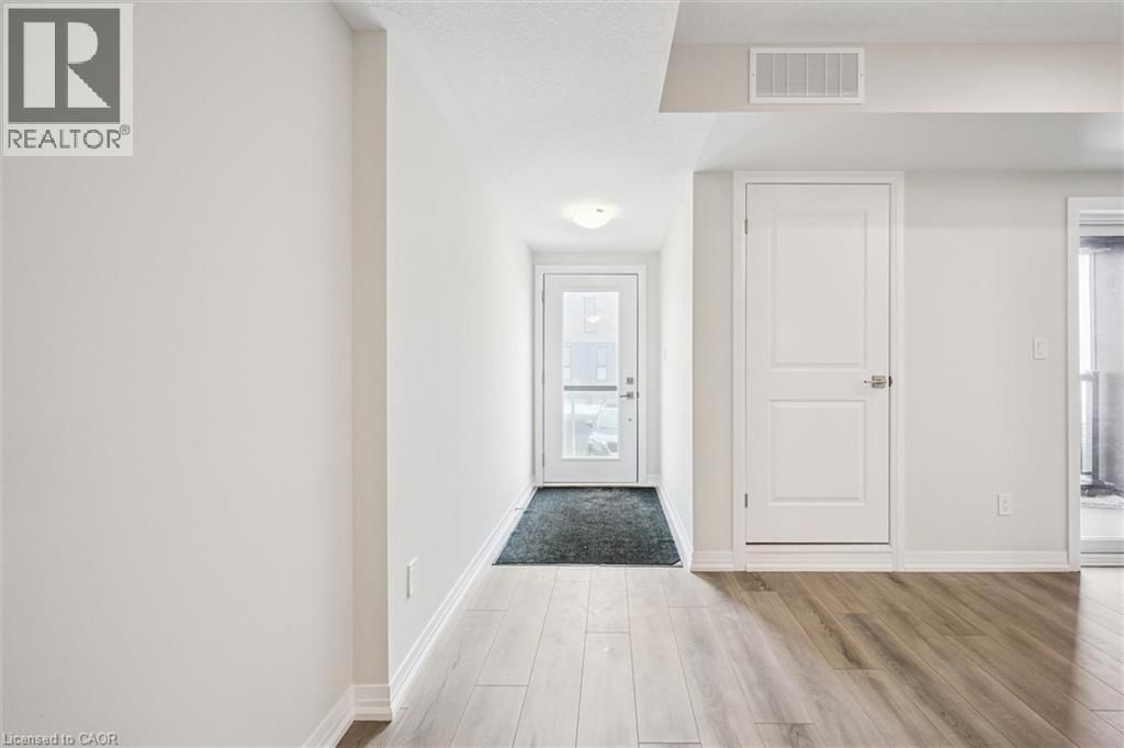 40 URBANE BOULEVARD Image 7