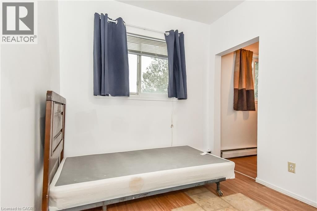 20 ELLIOTT STREET Image 21