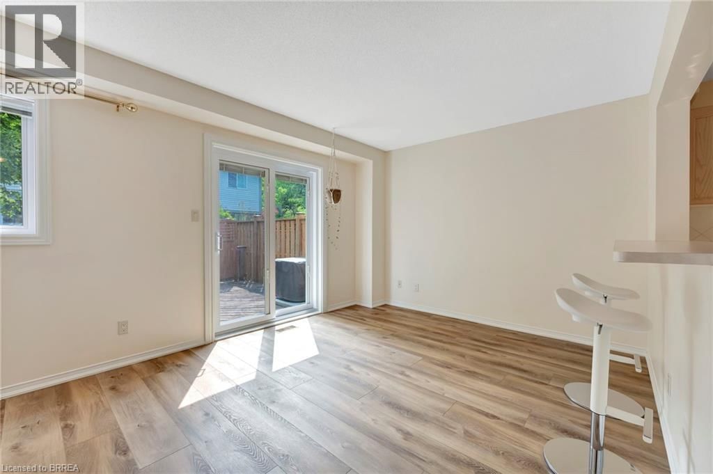 26 - 31 MOSS BOULEVARD Image 13