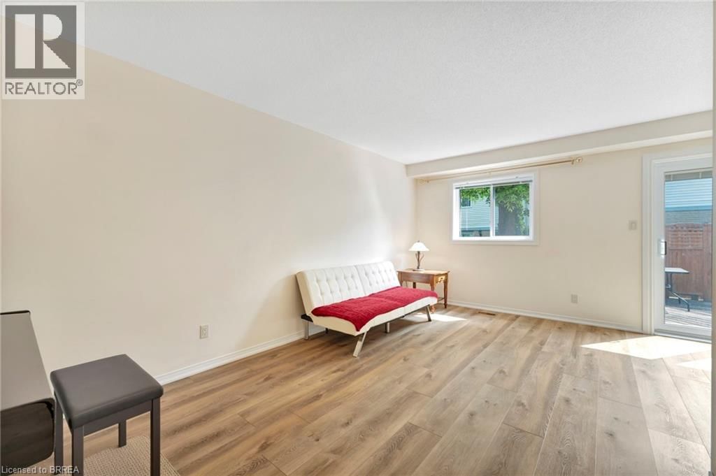 26 - 31 MOSS BOULEVARD Image 15