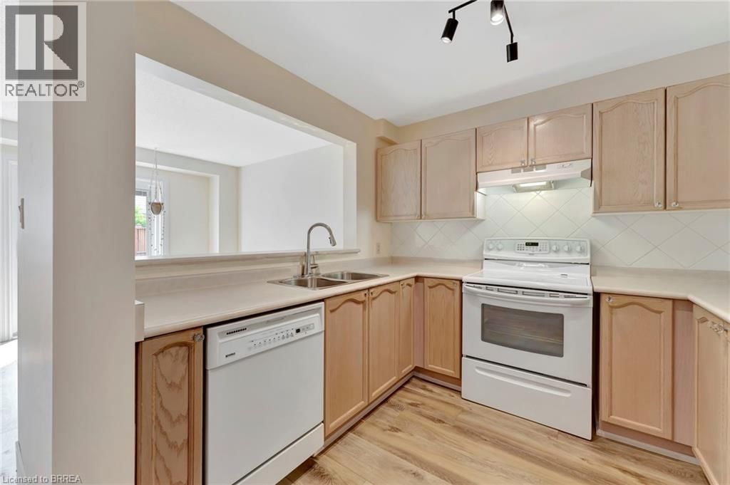 26 - 31 MOSS BOULEVARD Image 8