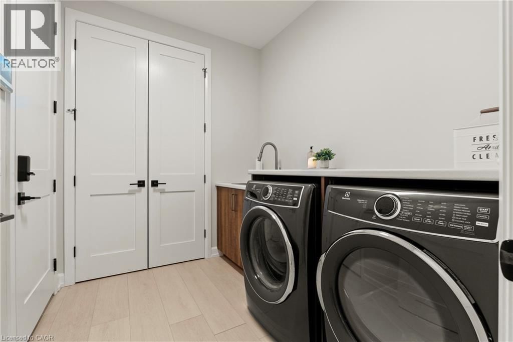 27 MAPLE LEAF AVENUE SOUTH Image 23