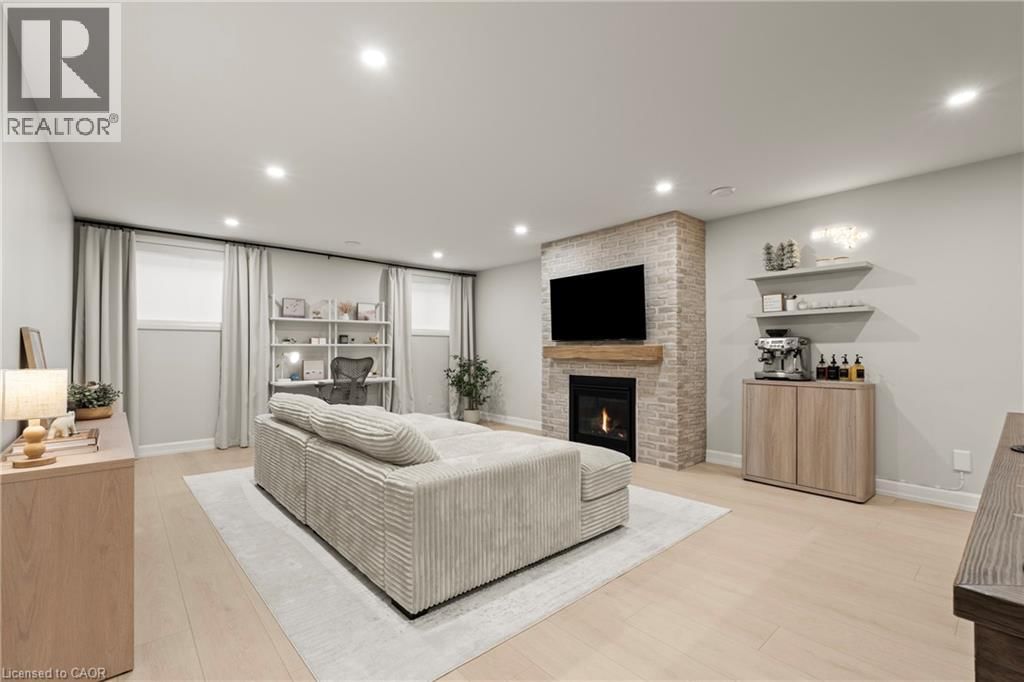 27 MAPLE LEAF AVENUE SOUTH Image 26