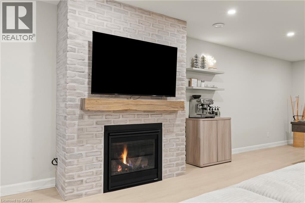 27 MAPLE LEAF AVENUE SOUTH Image 30