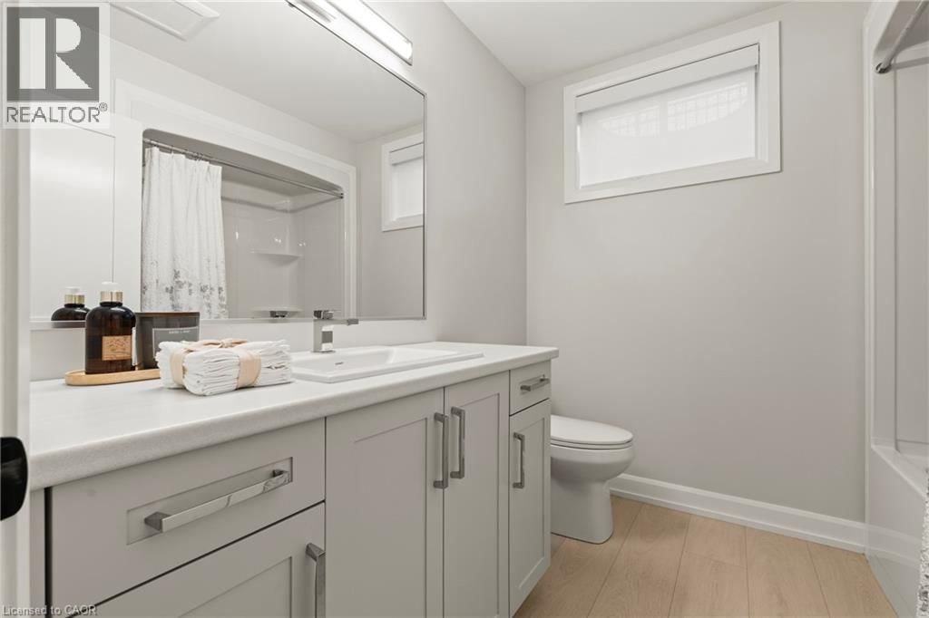 27 MAPLE LEAF AVENUE SOUTH Image 34