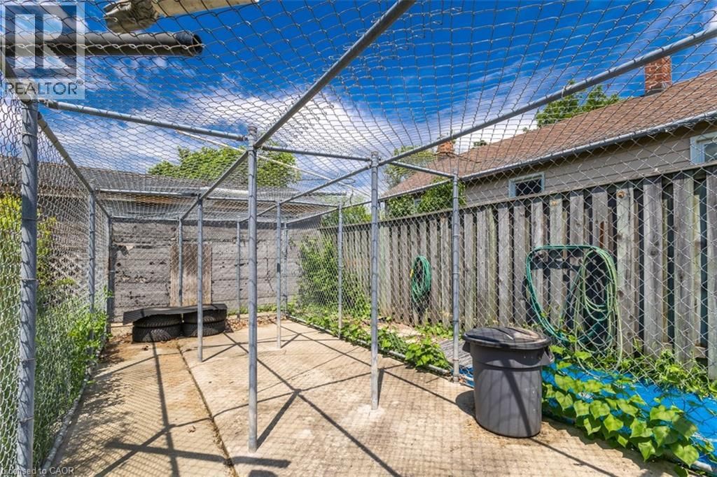 2718 UPPER JAMES STREET Image 14