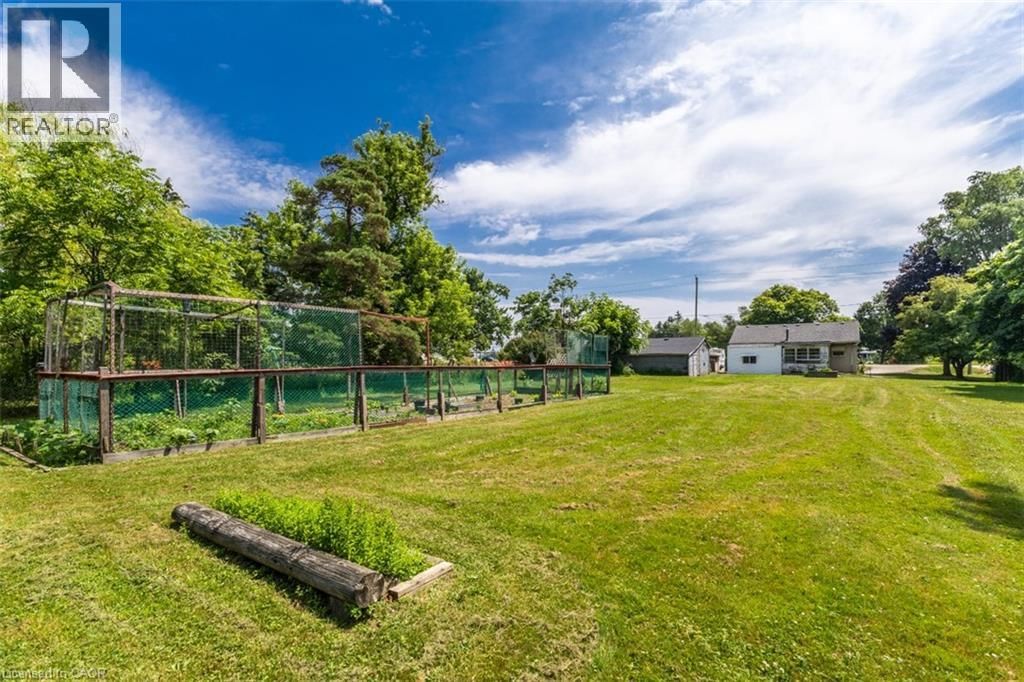 2718 UPPER JAMES STREET Image 23