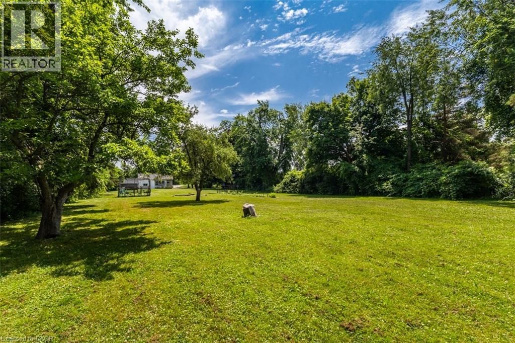 2718 UPPER JAMES STREET Image 25