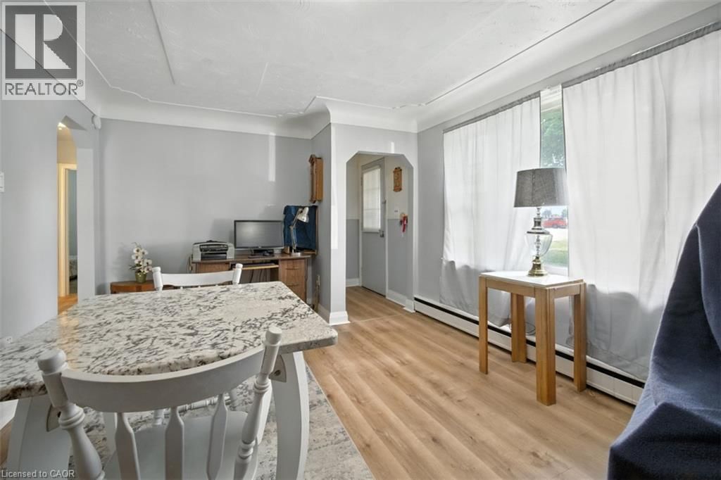 2718 UPPER JAMES STREET Image 4