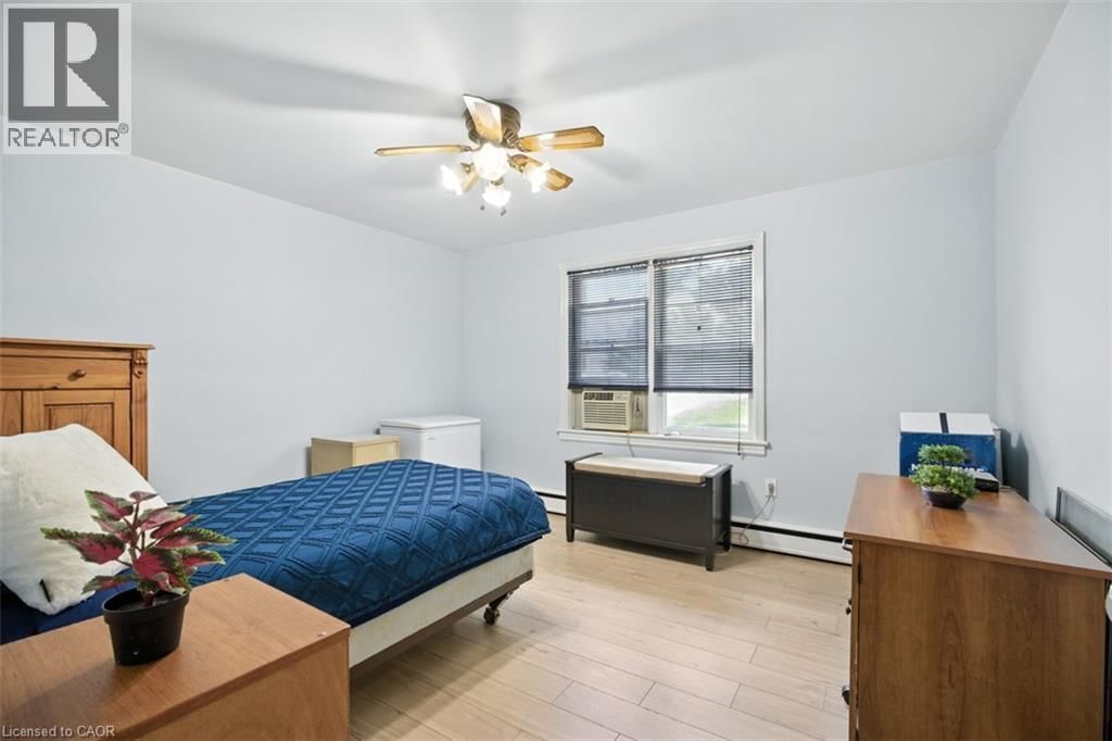 2718 UPPER JAMES STREET Image 8