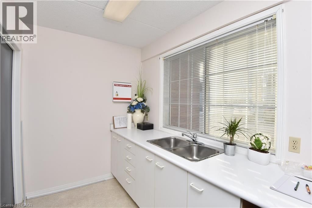 306 - 500 SILVERBIRCH BOULEVARD Image 26