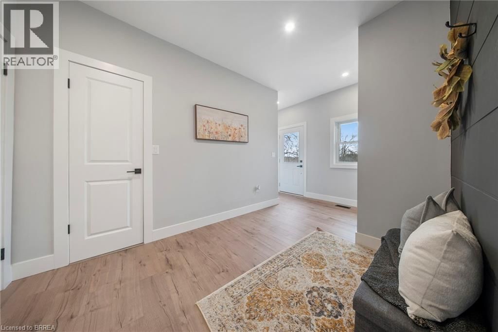 52 MAIN STREET ROCKFORD Image 2