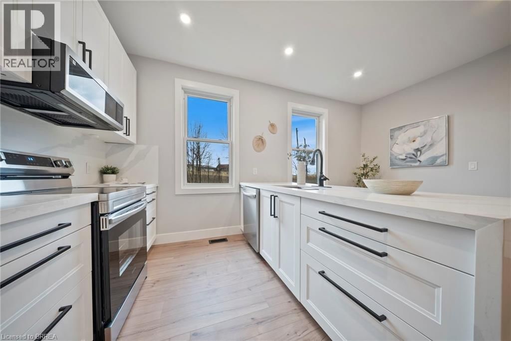 52 MAIN STREET ROCKFORD Image 5