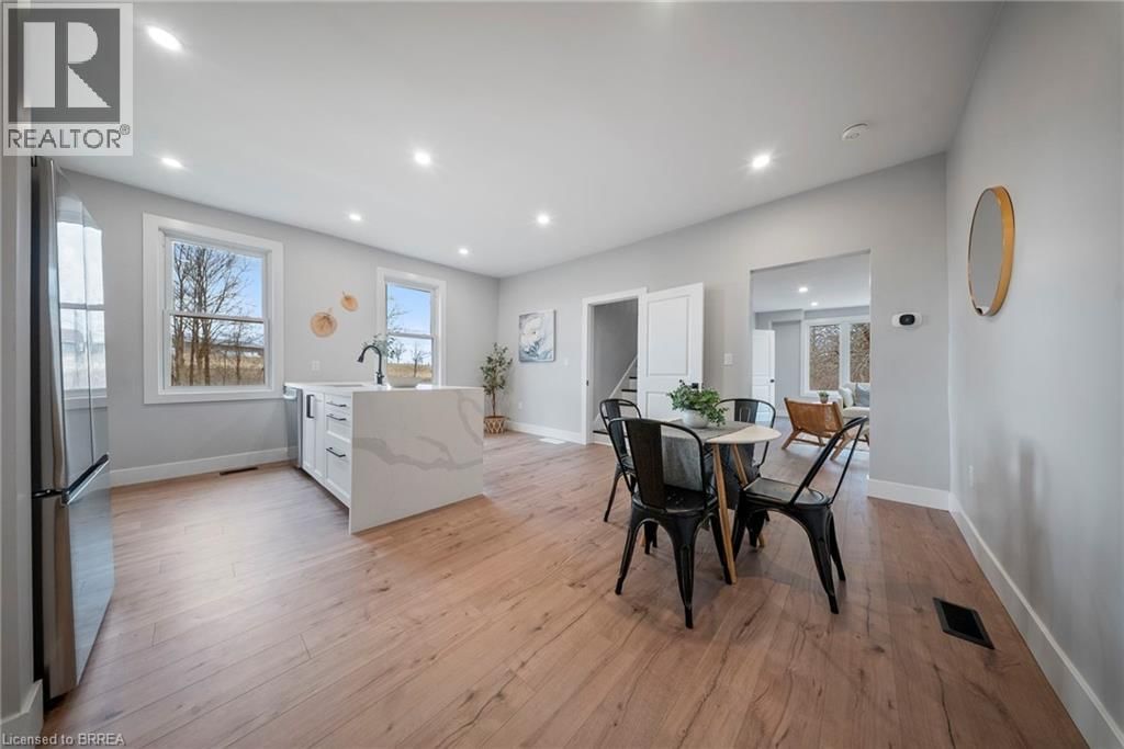 52 MAIN STREET ROCKFORD Image 7