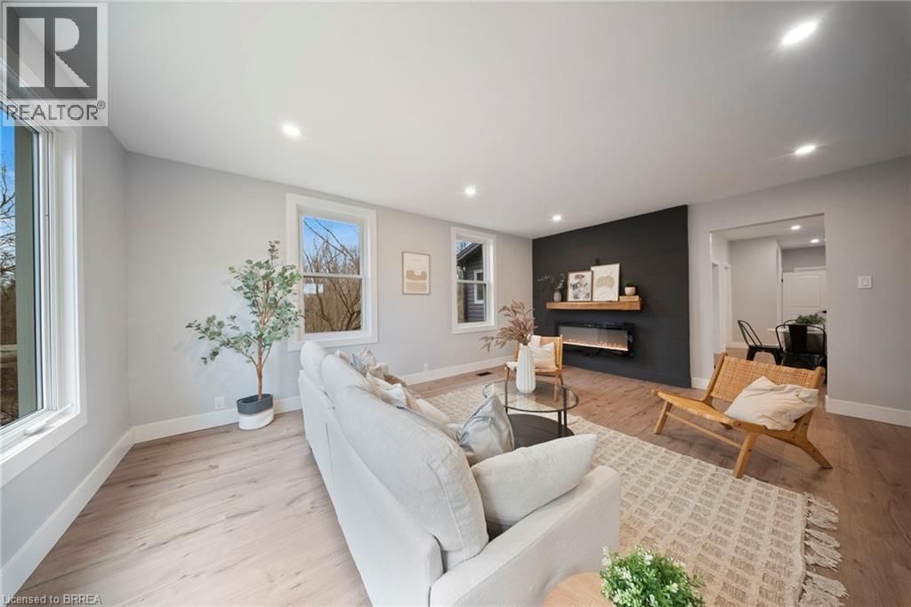 52 MAIN STREET ROCKFORD Image 9