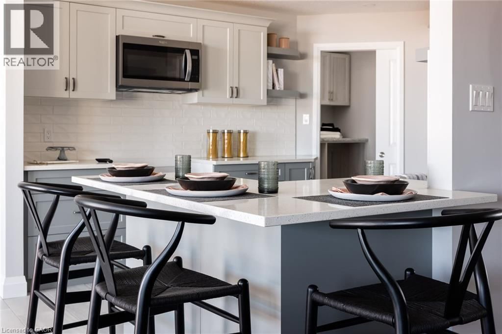 194 BRIDGE CRESCENT Image 1