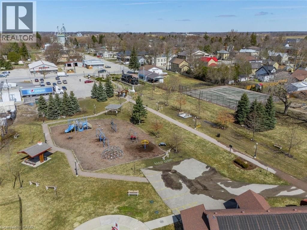 202 BRIDGE CRESCENT Image 15